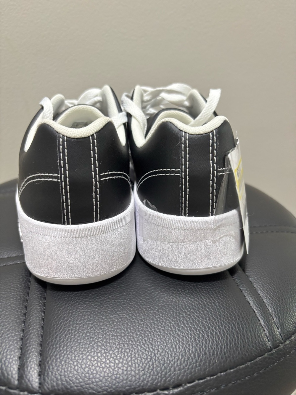 Unisex Converse Day 1 Court Classic Sneakers in the black and white W 10.5 Men 9 - Picture 5 of 5
